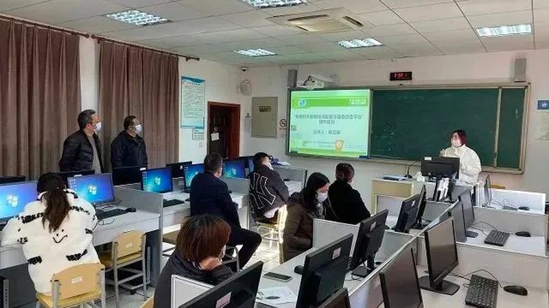 教学质量：了解网课的教学质量，可以从以下几个方面入手：